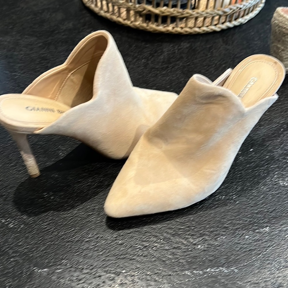 Like NEW Gianni Bini mules in tan suede. No signs of wear and only worn once.